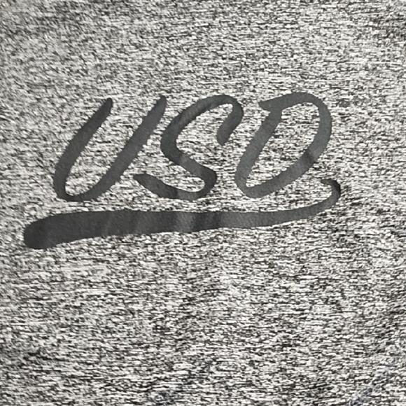 USD Univeristy of South Dakota Stretchy Performance Fabric Shirt Thumbholes - Picture 3 of 14